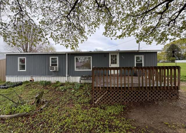 Property at 208 Clark St, Lakeview, MI 48850, 3 beds, 1 bath