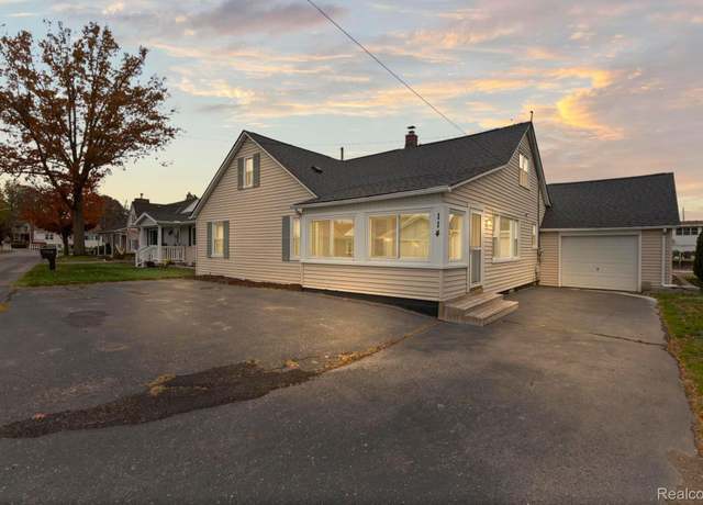 Property at 114 Interlochen Dr, Algonac, MI 48001, 5 beds, 2 baths