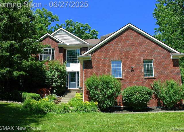 Property at 785 Pathway Dr, Howell, MI 48843, 4 beds, 2.5 baths
