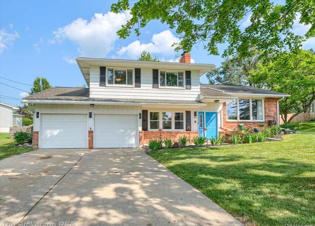 Property at 9059 Del Rio Dr, Grand Blanc, MI 48439, 4 beds, 2 baths