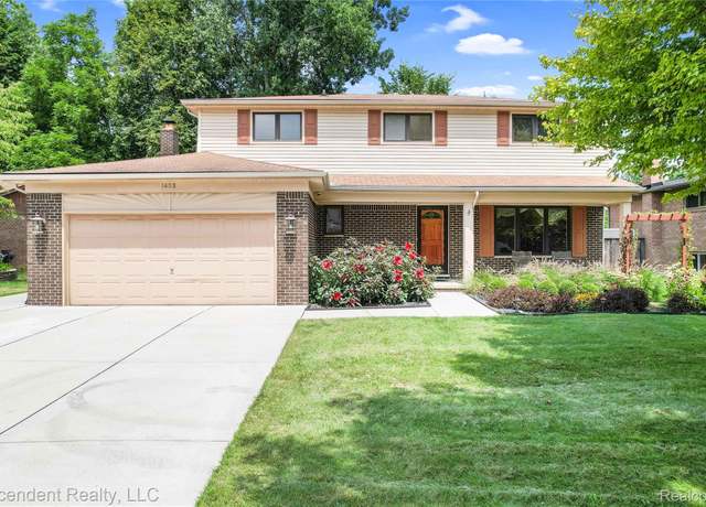 Property at 1453 Trevino Dr, Troy, MI 48085, 5 beds, 2.5 baths