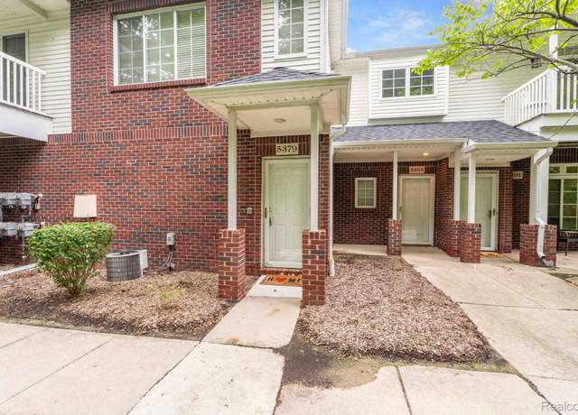 Property at 5379 Twin Oaks Dr, Sterling Heights, MI 48314, 2 beds, 2 baths
