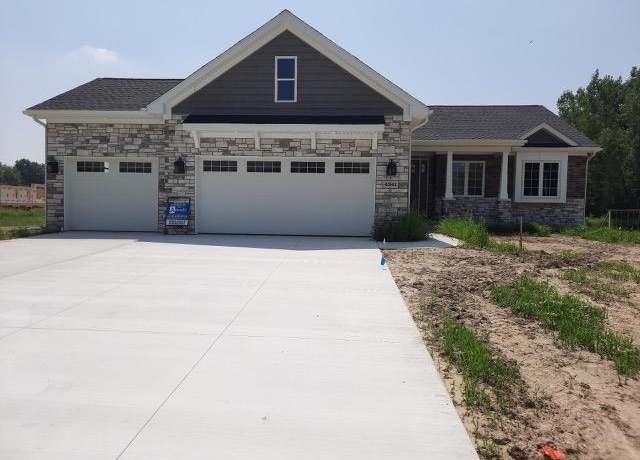Property at 4341 Stepping Stone Lane Rd, Fenton, MI 48430, 3 beds, 2.5 baths