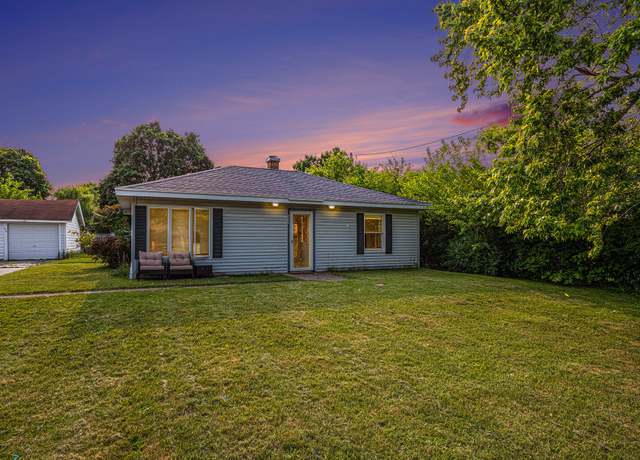 Property at 224 S West St, Coloma, MI 49038, 2 beds, 1 bath