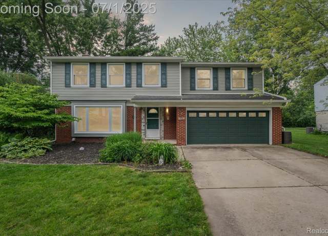 Property at 19581 Silver Spring St, Southfield, MI 48076, 4 beds, 2.5 baths
