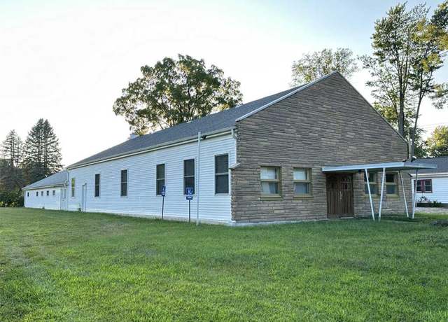 Property at 68740 East St, Edwardsburg, MI 49112, 4 beds, 3 baths