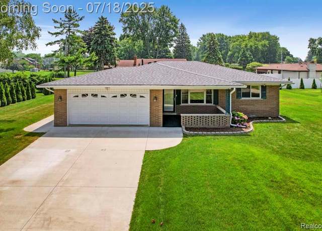 Property at 18400 Dennis Ct, Macomb, MI 48044, 3 beds, 2 baths