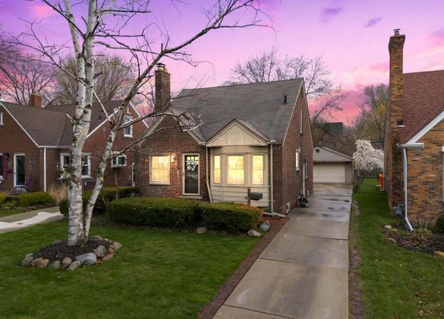 Property at 2048 Anita Ave, Grosse Pointe Woods, MI 48236, 3 beds, 1 bath