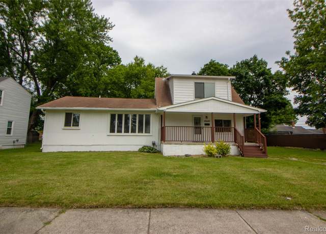 Property at 26656 Oakland St, Roseville, MI 48066, 4 beds, 2 baths
