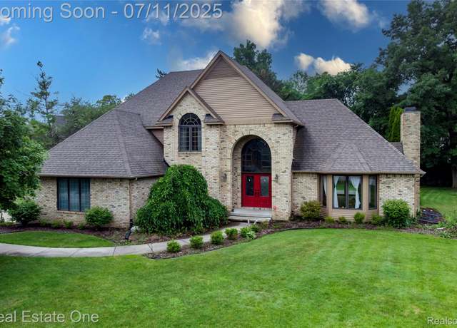 Property at 11514 Kings Knight Cir, Grand Blanc, MI 48439, 4 beds, 2.5 baths