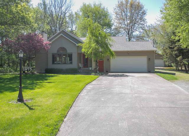 Property at 1975 Sun Dr, Owosso, MI 48867, 3 beds, 2 baths