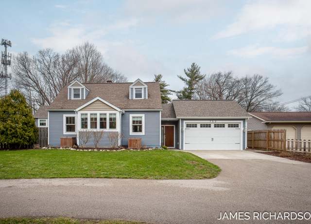 Property at 753 E Savidge St, Spring Lake, MI 49456, 3 beds, 3 baths