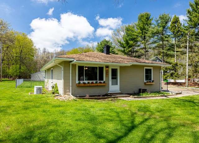 Property at 3661 West St, Ann Arbor, MI 48103, 3 beds, 1 bath
