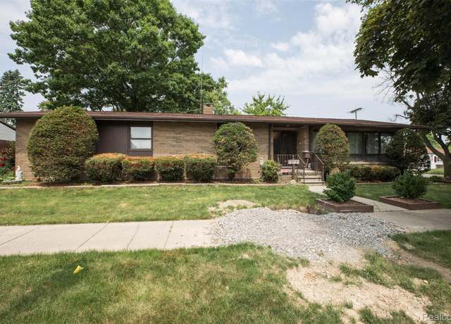 Property at 1508 Wilson Ave, Lincoln Park, MI 48146, 4 beds, 3 baths