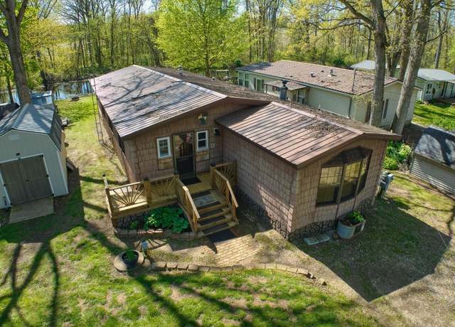 Property at 468 Oakdale Dr, Coldwater, MI 49036, 3 beds, 2 baths