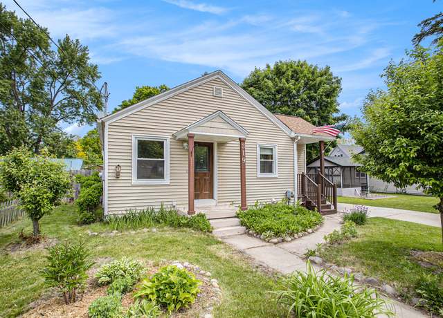 Property at 319 W South St, Hastings, MI 49058, 2 beds, 1 bath
