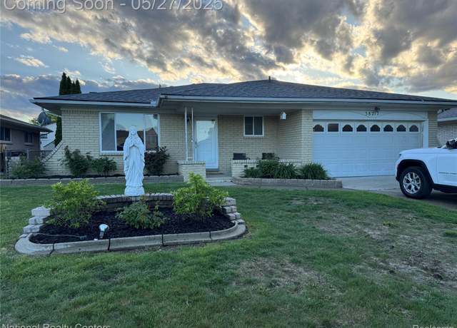 Property at 38217 Pinebrook Dr, Sterling Heights, MI 48310, 3 beds, 2.5 baths
