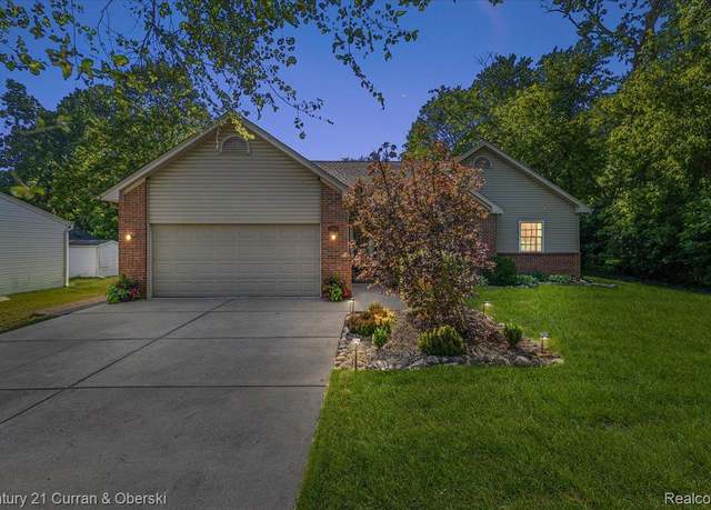 Property at 20929 Sunnydale St, Farmington Hills, MI 48336, 3 beds, 3 baths