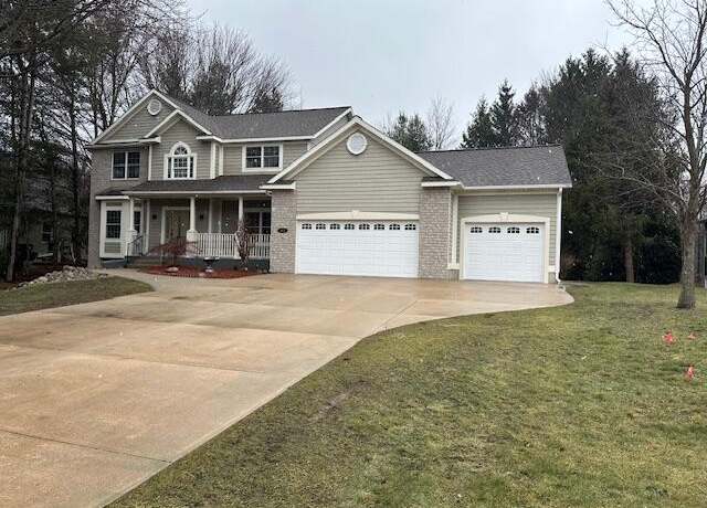 Property at 162 Boulder Dr, Norton Shores, MI 49444, 5 beds, 4 baths