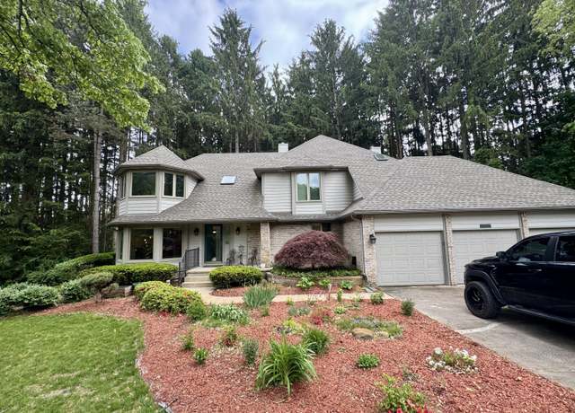 Property at 9641 Rolling Greens Dr, Pinckney, MI 48169, 4 beds, 3 baths