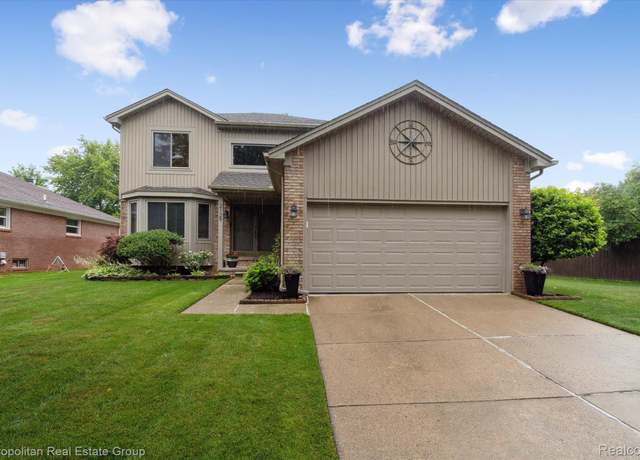 Property at 2129 Camelot Dr, Troy, MI 48083, 3 beds, 2.5 baths