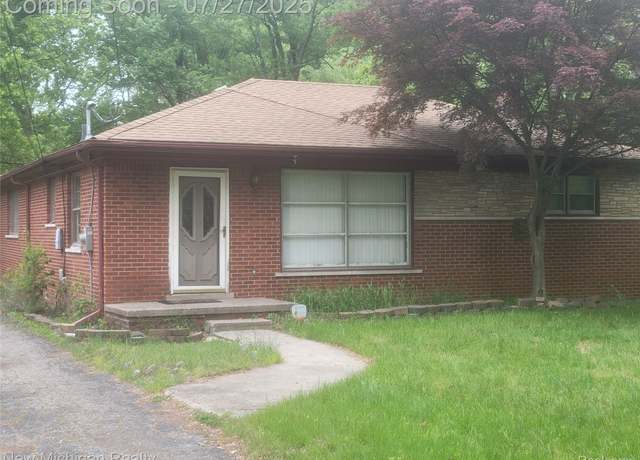 Property at 21550 Duns Scotus St, Southfield, MI 48075, 3 beds, 1.5 baths