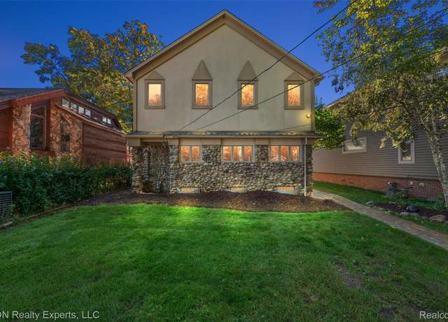 Property at 727 Mcdougal Dr, Waterford Charter Township, MI 48327, 4 beds, 2.5 baths