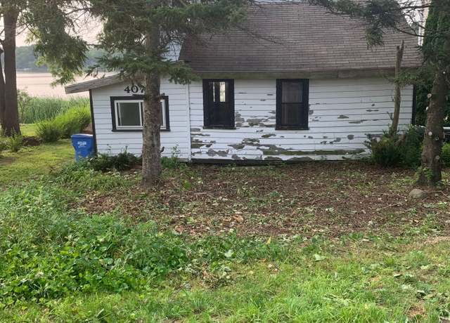 Property at 4075 Highcrest Dr, Brighton, MI 48116, 2 beds, 1 bath