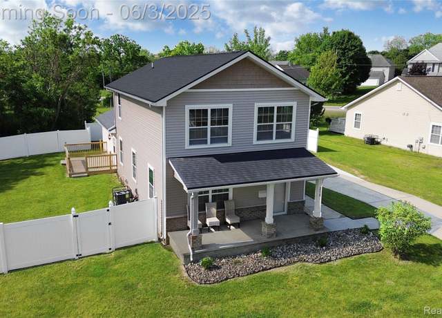 Property at 218 E Wood St, Flint, MI 48503, 4 beds, 2 baths