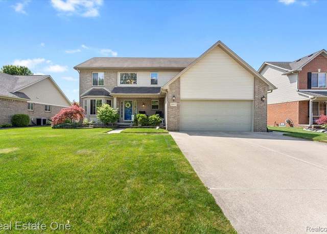 Property at 26957 Blue Heron Dr, Flat Rock, MI 48134, 4 beds, 3 baths