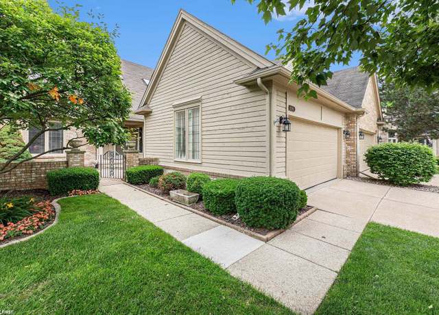 Property at 16881 Coral Ln, Macomb, MI 48042, 3 beds, 2.5 baths
