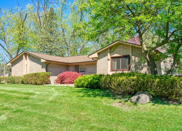 Property at 4899 Wye Oak Rd, Bloomfield Hills, MI 48301, 3 beds, 3 baths