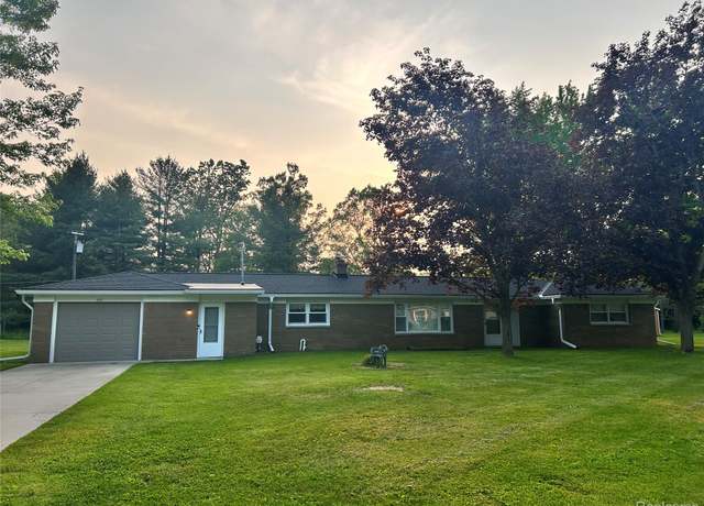 Property at 205 Sterling Dr, Lapeer, MI 48446, 4 beds, 2 baths