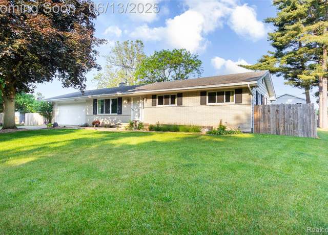 Property at 111 Ormsby St, Waterford, MI 48327, 3 beds, 2 baths