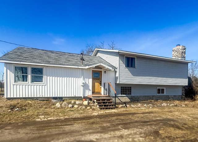 Property at 5365 Garfield St, Coopersville, MI 49404, 3 beds, 2 baths