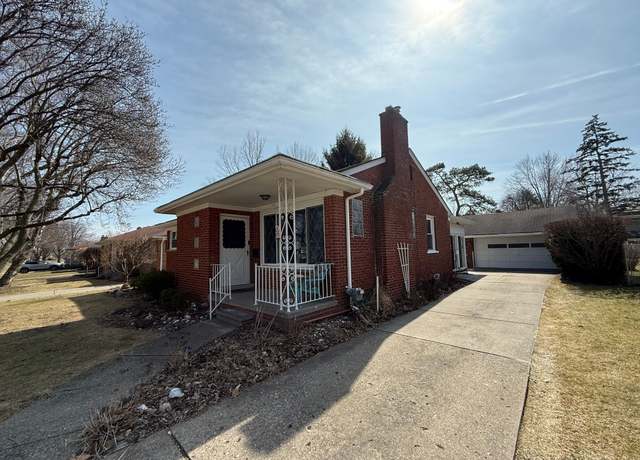 Property at 377 Wellington Crescent Blvd, Mt Clemens, MI 48043, 3 beds, 1.5 baths