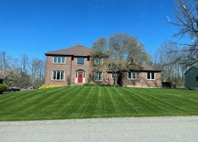 Property at 472 Ashton Ct SE, Grand Rapids, MI 49546, 3 beds, 2.5 baths