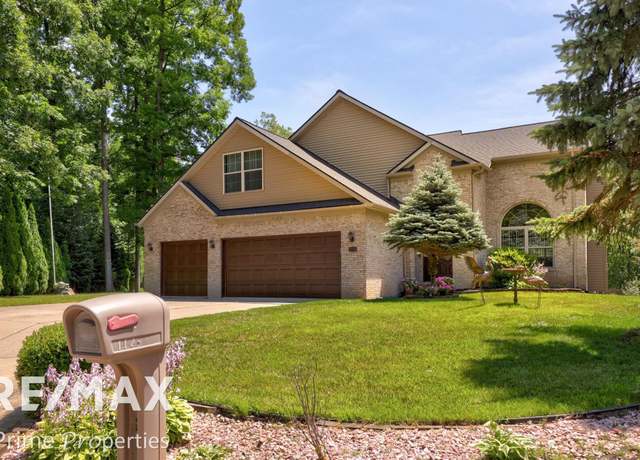 Property at 1120 Crystalwood Dr, Davison, MI 48423, 4 beds, 3.5 baths