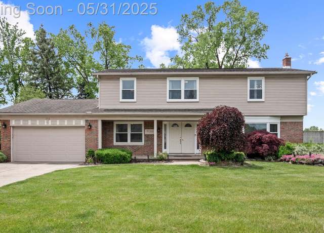 Property at 1916 Squirrel Valley Dr, Bloomfield Hills, MI 48304, 4 beds, 2.5 baths