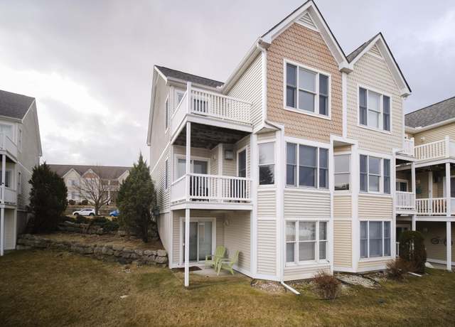 Property at 86 Charter Ct, Manistee, MI 49660, 2 beds, 2.5 baths