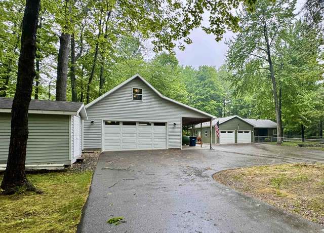 Property at 4546 Prouty Rd, Traverse City, MI 49686, 3 beds, 2.5 baths