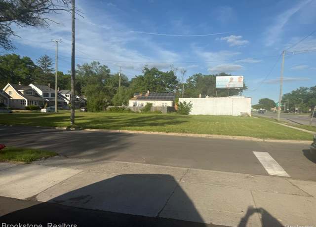Property at 482 W 8 Mile Rd, Ferndale, MI 48220