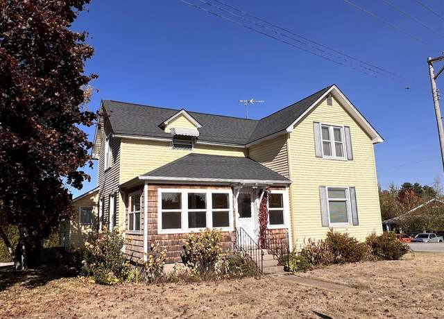 Property at 102 W Philip St, Lake Leelanau, MI 49653, 5 beds, 2 baths