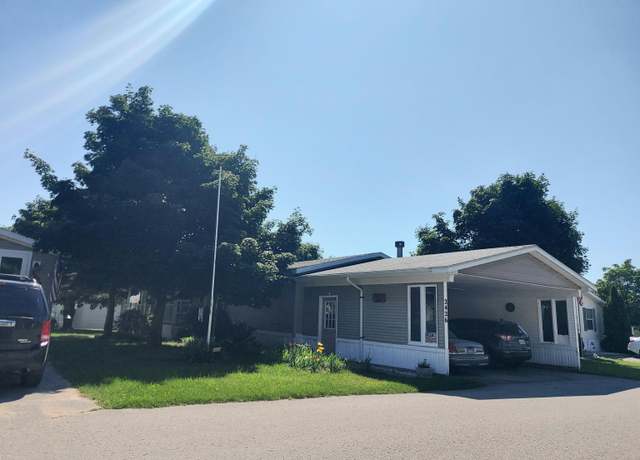 Property at 2426 Treelane Dr, Traverse City, MI 49686, 3 beds, 2 baths