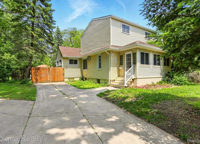 Property at 22521 Hoffman St, St Clair Shores, MI 48082, 4 beds, 2 baths