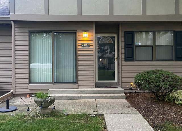 Property at 24857 Auburn Ln, Southfield, MI 48033, 2 beds, 1.5 baths