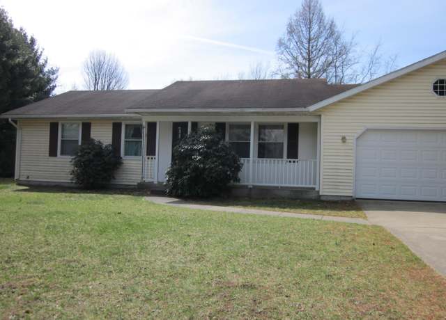 Property at 28121 Two Oaks Cir, Lawton, MI 49065, 3 beds, 1 bath