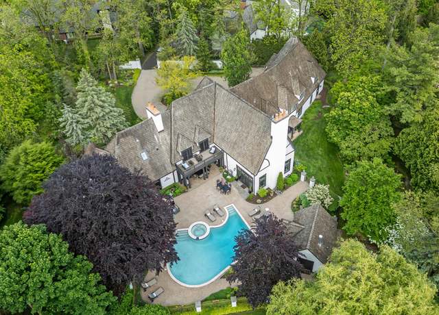 Property at 2010 W Valley Rd, Bloomfield Hills, MI 48304, 6 beds, 6.5 baths