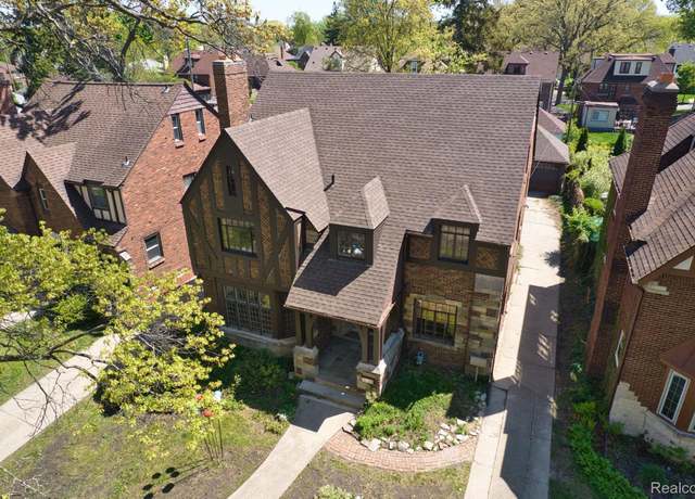 Property at 18634 Oak Dr, Detroit, MI 48221, 5 beds, 3.5 baths