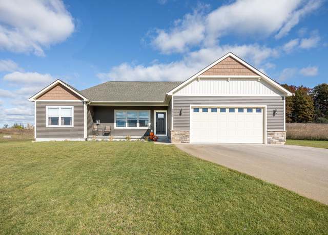 Property at 6806 Wayfarer Ln, Traverse City, MI 49685, 4 beds, 3 baths